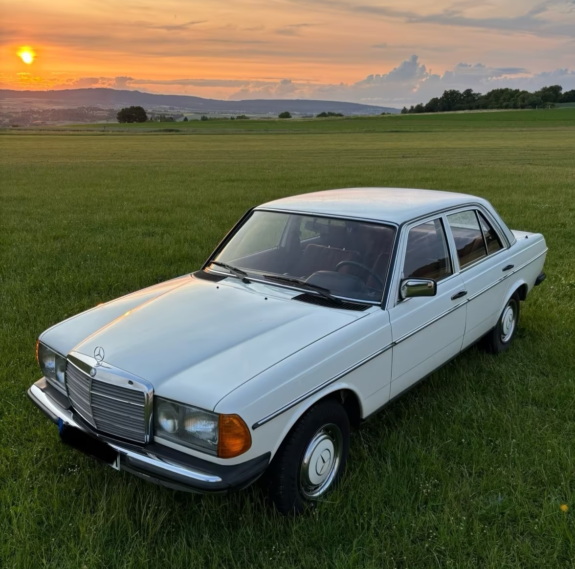 Image of Mercedes W123